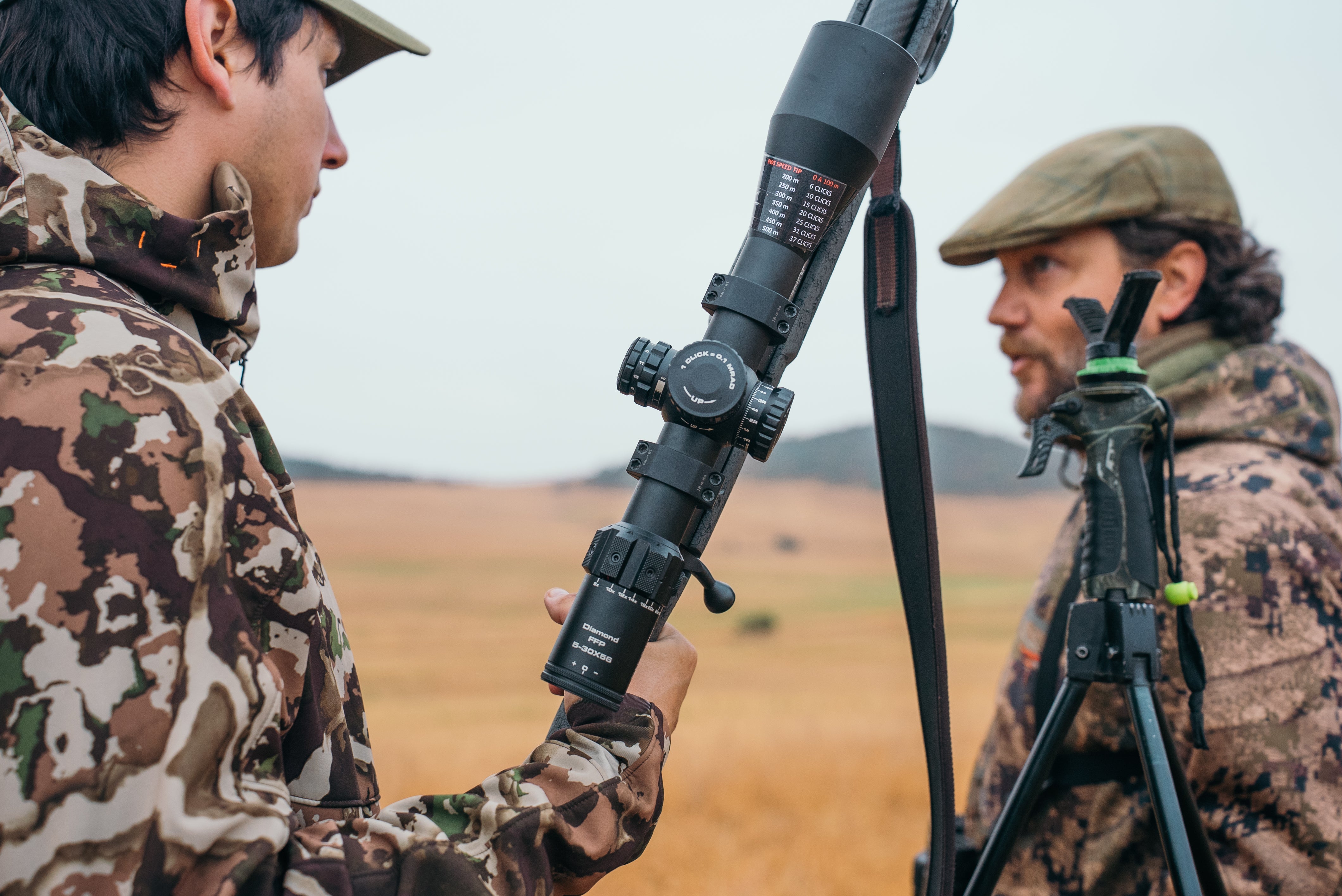 Visor Nikko Stirling Diamond Primer Plano Focal 6-24x50 de 30mm con retícula Skeleton HMD IR