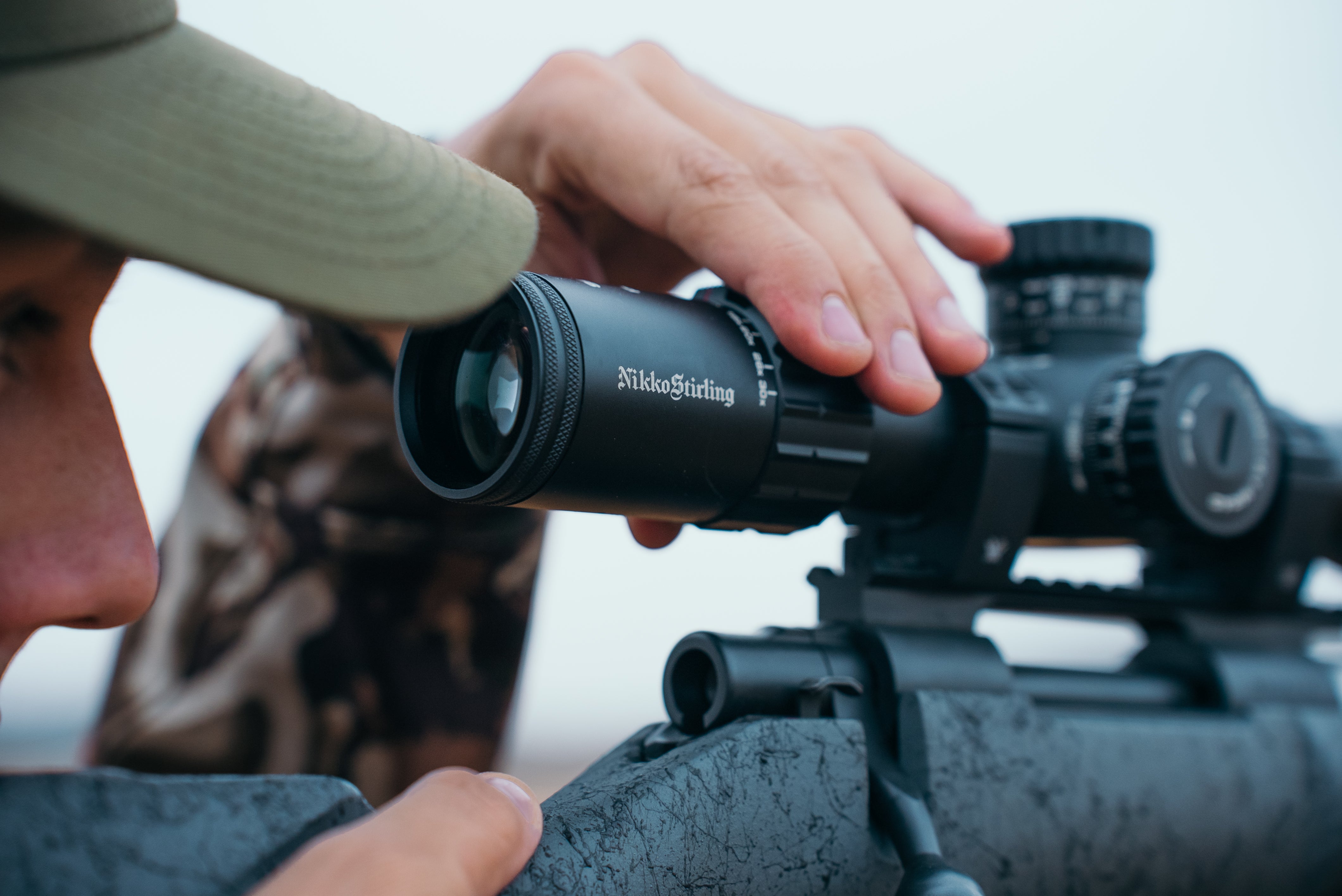 Visor Nikko Stirling Diamond Primer Plano Focal 6-24x50 de 30mm con retícula Skeleton HMD IR