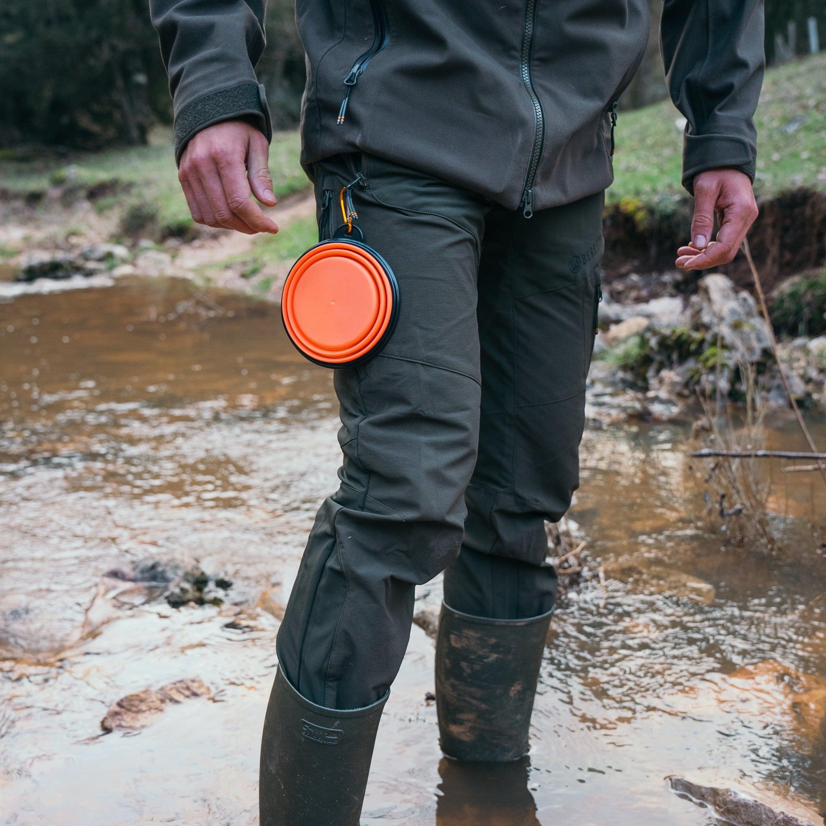 Bebedero Perro YWH - Young Wild Hunters