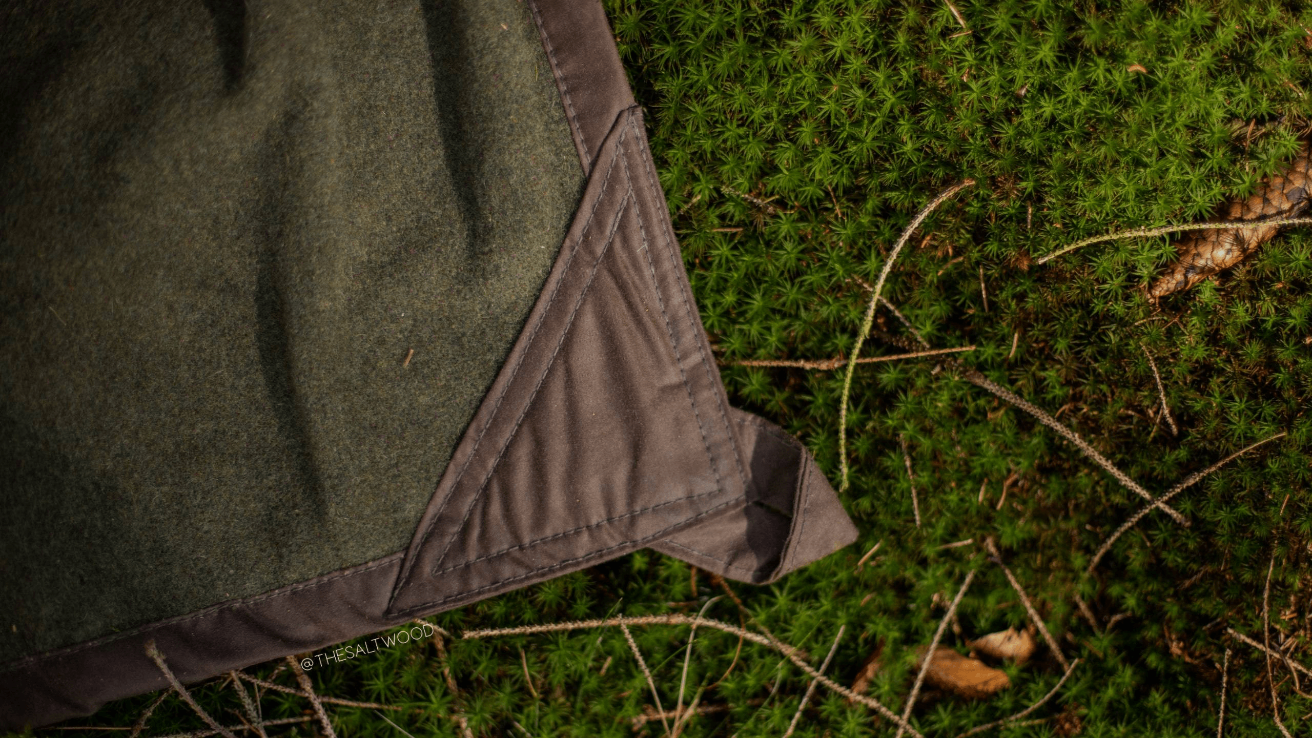 Paño De Lana y Hule Verde - Young Wild Hunters