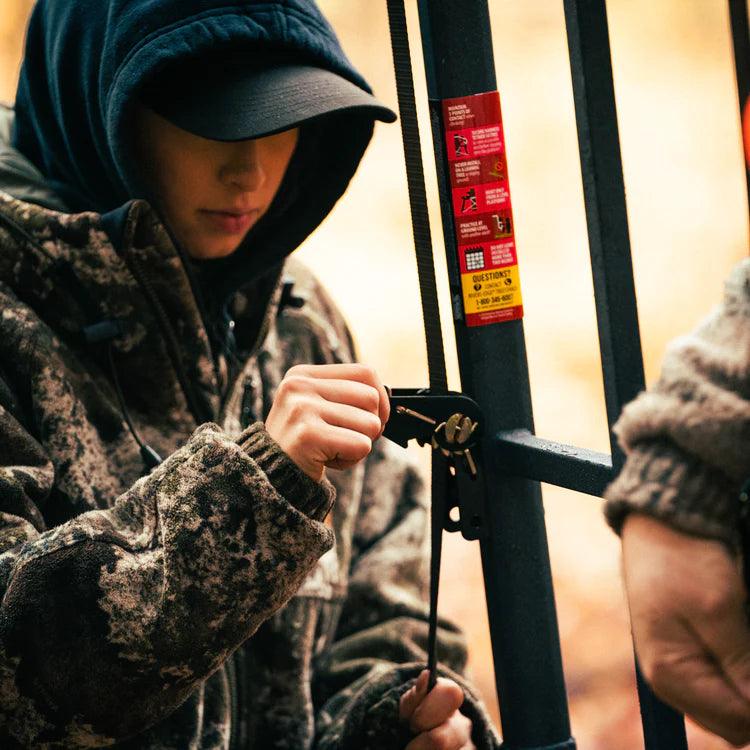 LOCKDOWN™ 21FT WIDE 1-MAN - Young Wild Hunters