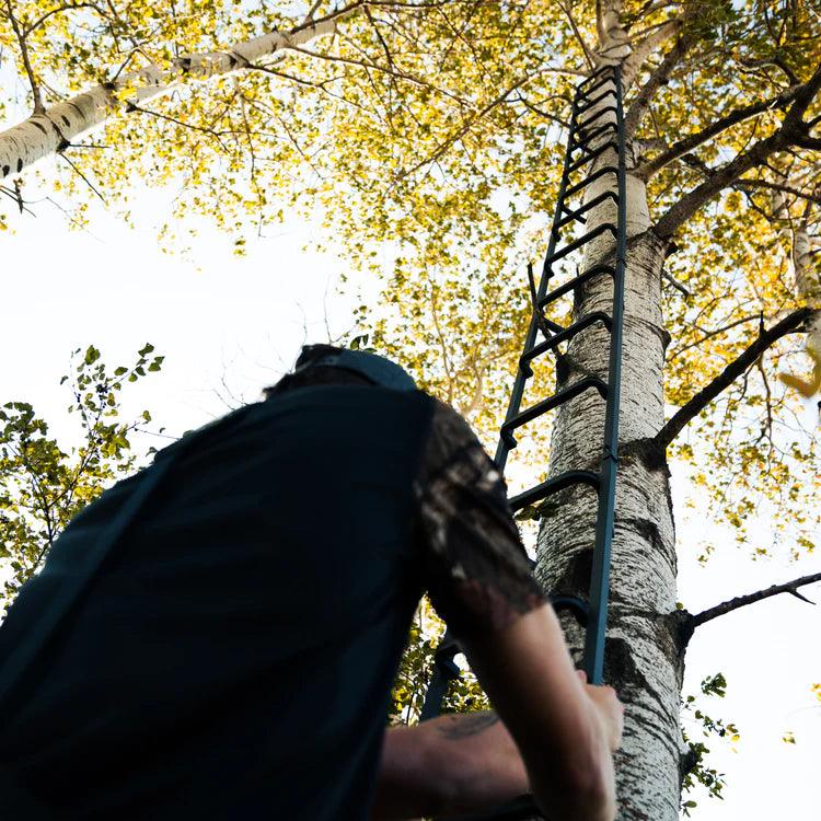 TREE LADDER WITH SAFETY ROPE - Young Wild Hunters