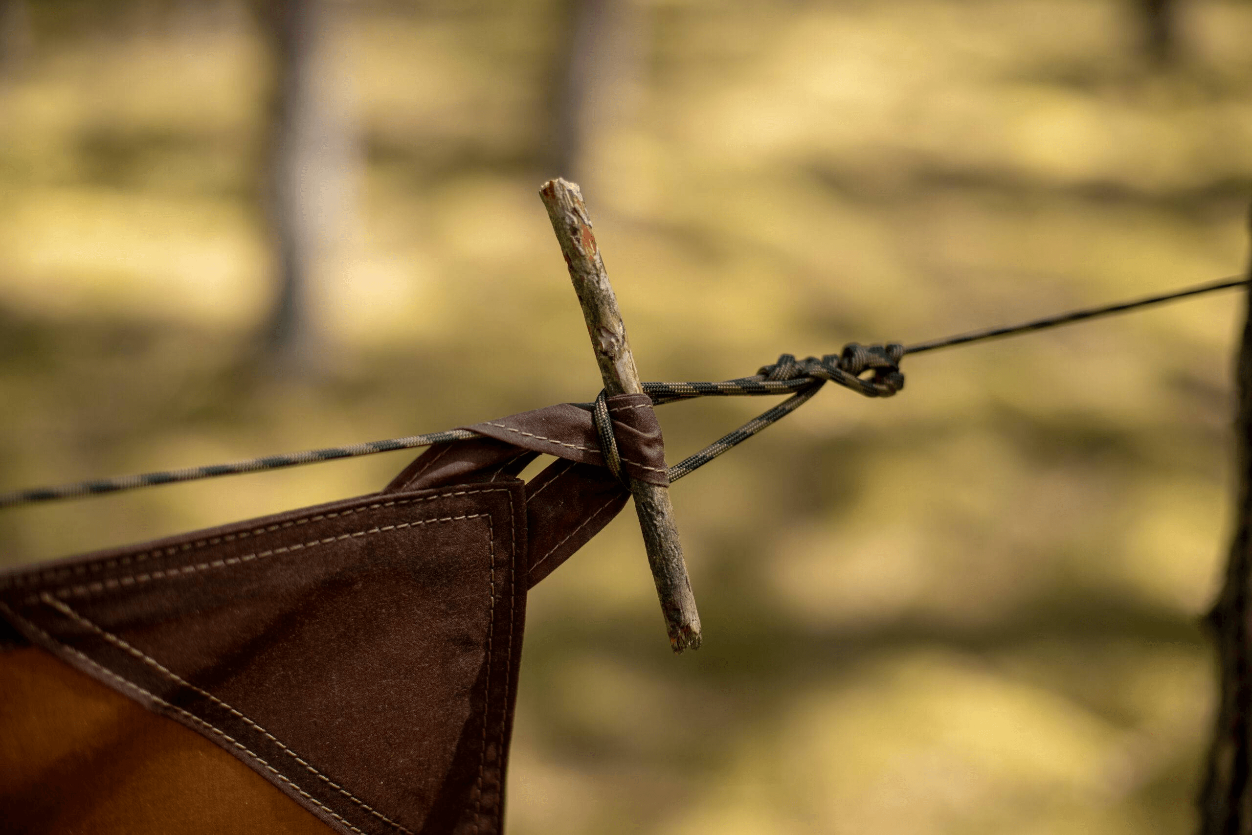 Lona de hule Survival Plus - Young Wild Hunters
